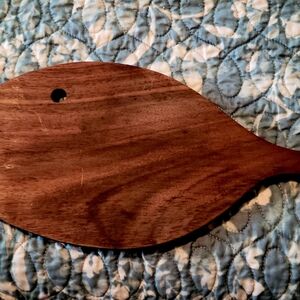 Wooden Leaf-Shaped Cutting Board